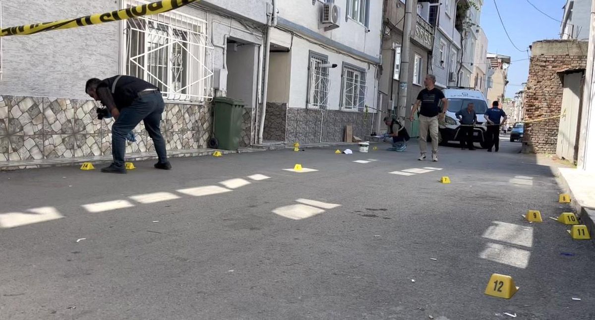 Bursa'da sokak ortasında kurşun yağmuruna tutulan şahıs ağır yaralandı