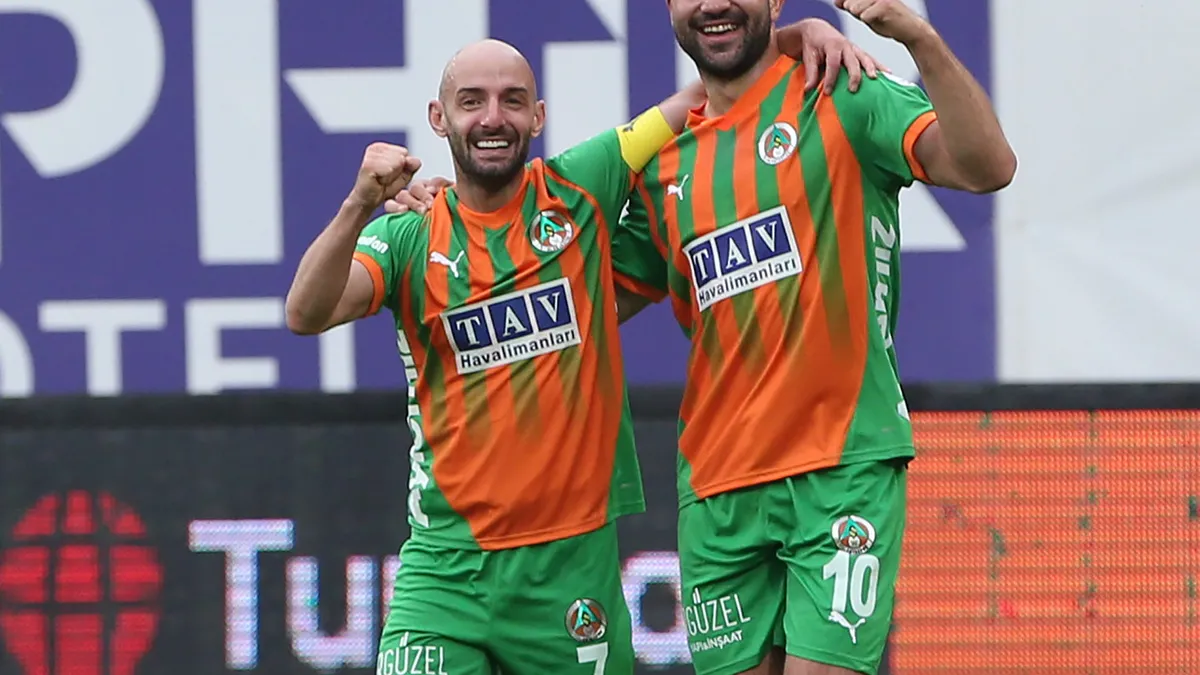 Alanyaspor'da Güven Yalçın ile yollar ayrıldı
