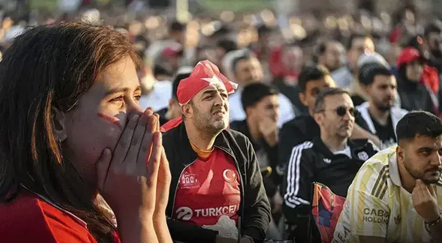 Vatandaşlar Milli Takım'a destek için meydanlara akın etti! İşte dört bir yandan fotoğraflar
