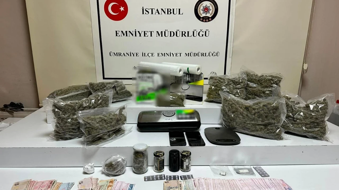 Ümraniye'de zula evlerine baskın: 4 kilo uyuşturucu ele geçirildi