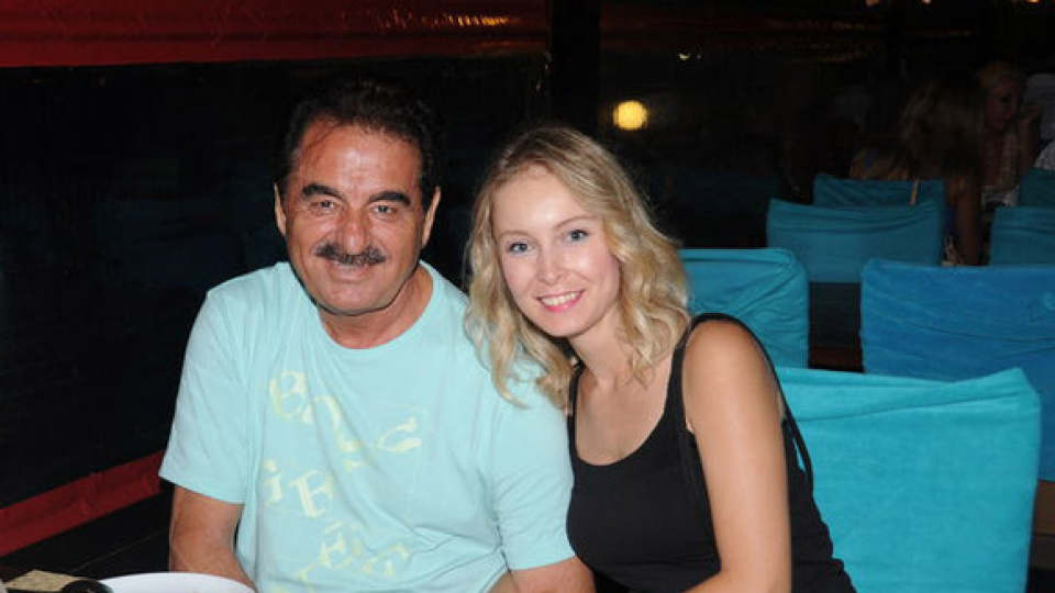 İbrahim Tatlıses'in eski eşi Ayşegül Yıldız siyasete adım attı