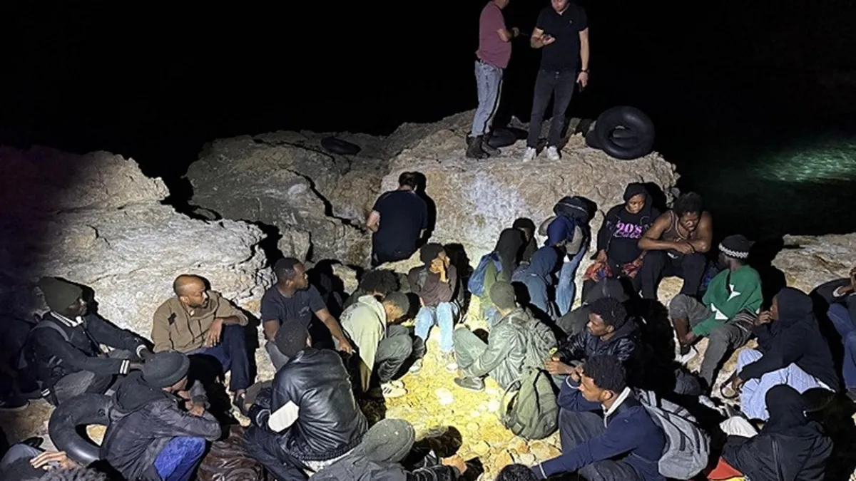 İzmir ve Aydın açıklarında göçmen hareketliliği! 39 düzensiz göçmen yakalandı, 8 kişi kurtarıldı