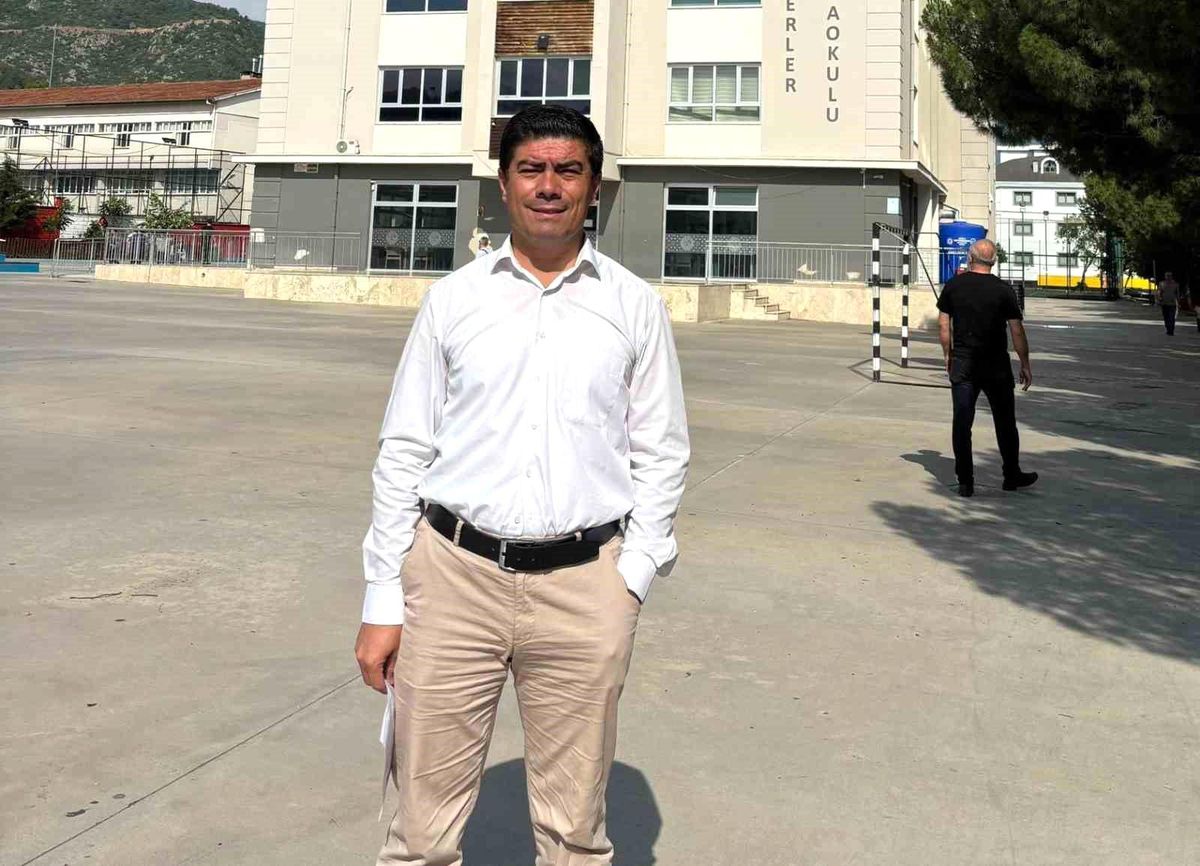7 üniversite bitiren emekli asker 9.'su için sınava girdi