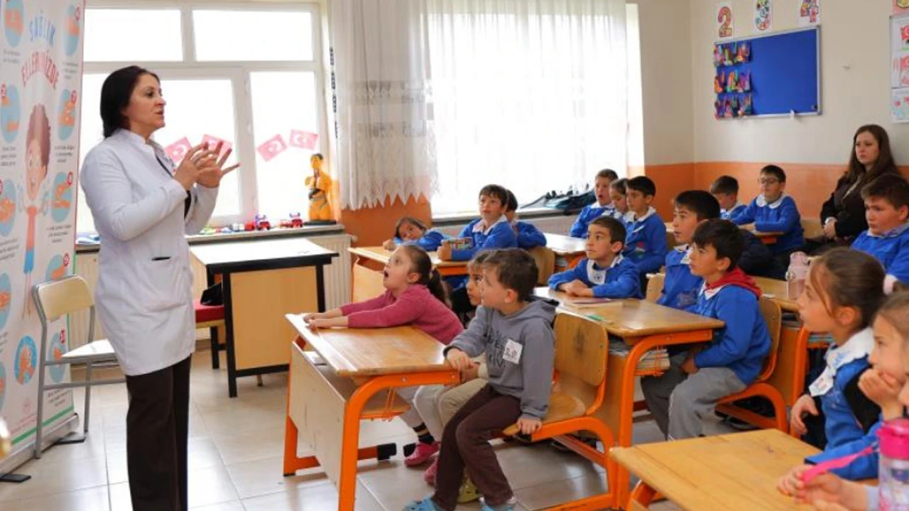 Öğrencilere sağlık eğitimi