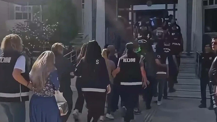 'Vize başvurusu' tezgahıyla dolandırıcılık! Operasyonda ikinci dalga: 39 şüpheli tutuklandı