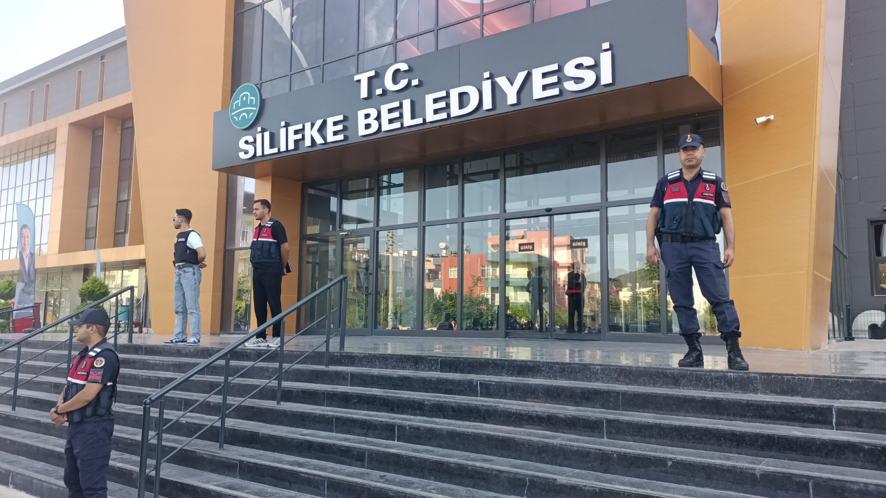 Silifke Belediyesi’nde 'kutu kutu' vurgun! Başkan ve A takımına dev operasyon