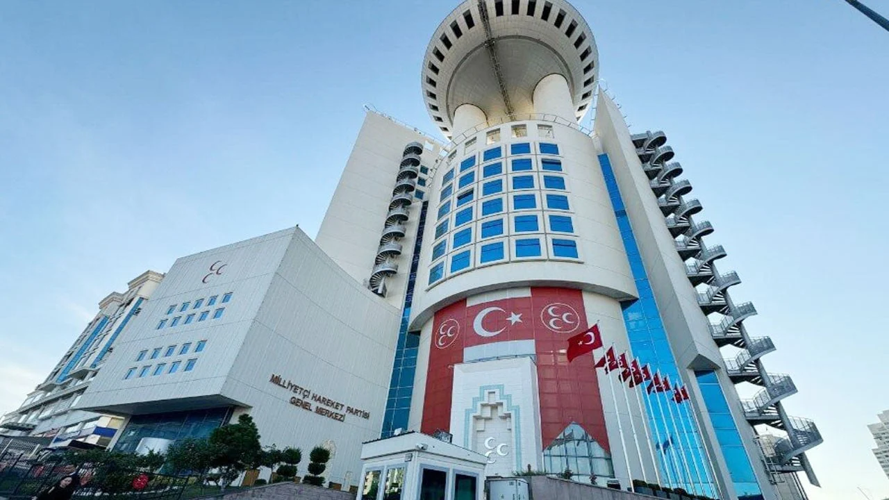 MHP bugünü de boş geçmedi! Bir il teşkilatı daha feshedildi