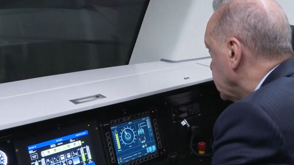 Cumhurbaşkanı Erdoğan, metronun ilk test sürüşünü yaptı