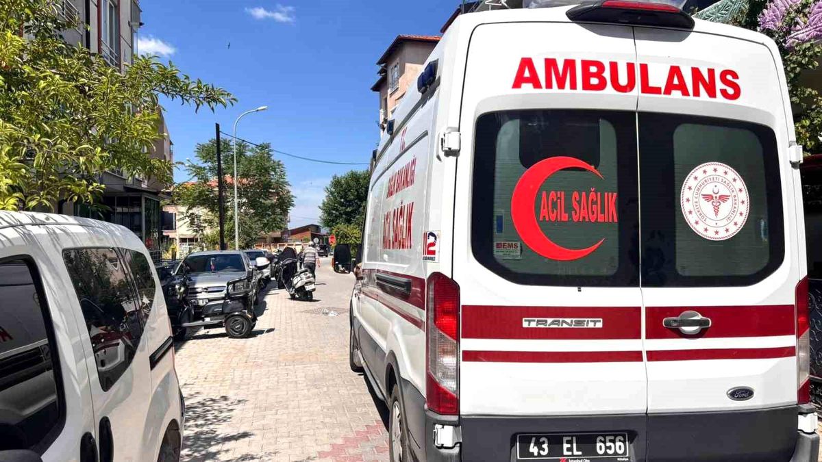 Tavşanlı'da otomobil ile motosiklet çarpıştı: 1 yaralı