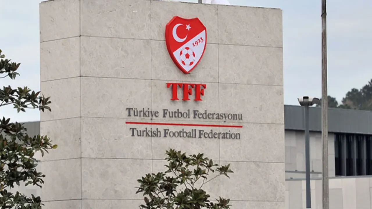 Süper Lig'de maç saatleri belli oldu! Saat 20.00'de başlayan maçlarla ilgili yeni karar