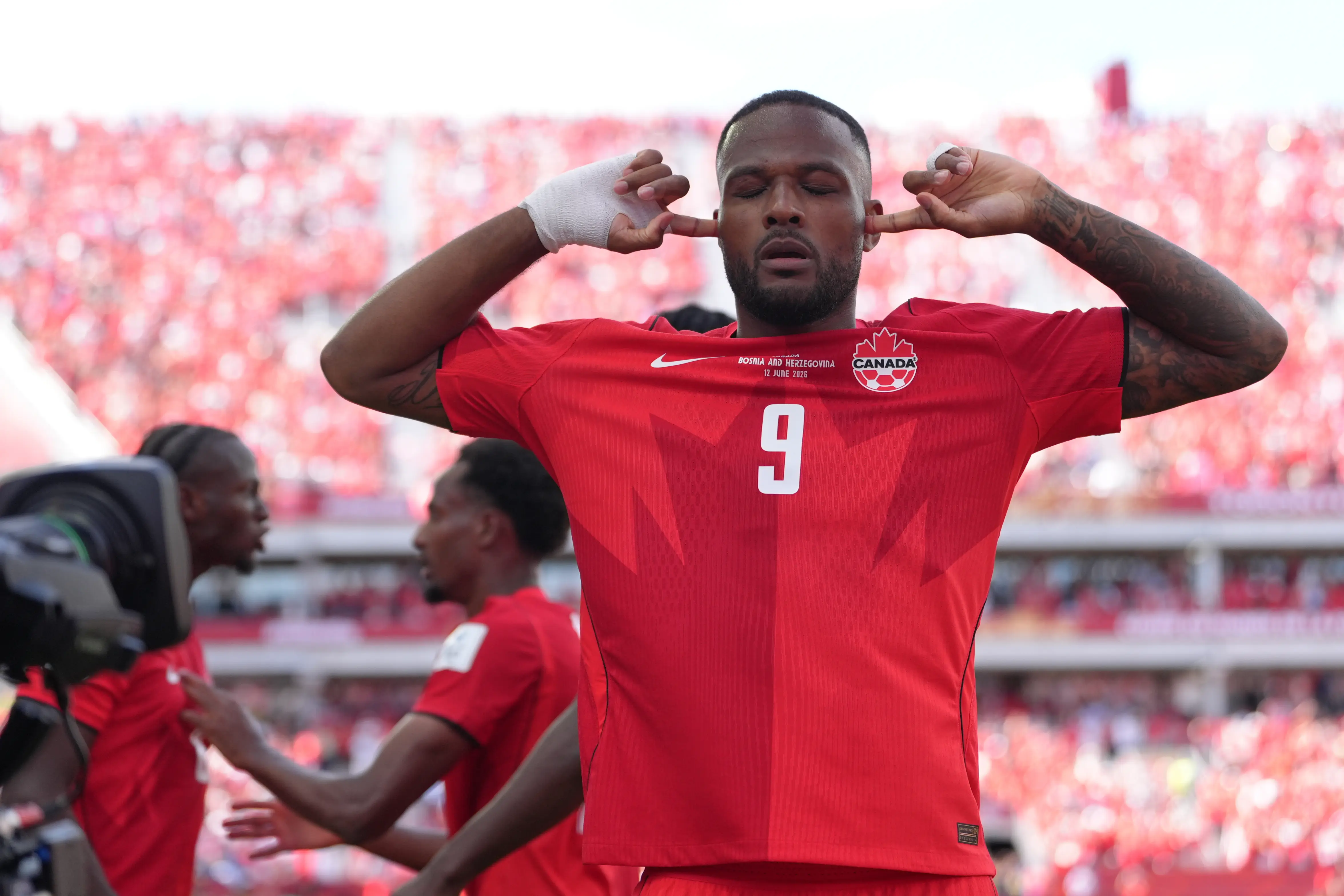 Cyle Larin: Büyüdüğüm şehirde gol atmak inanılmaz bir duygu