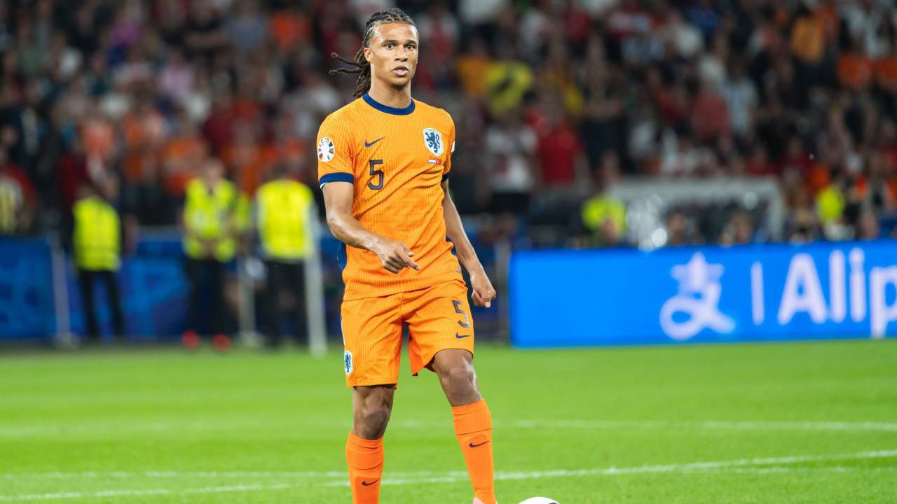 Fenerbahçe Nathan Ake'yi kadrosuna kattı