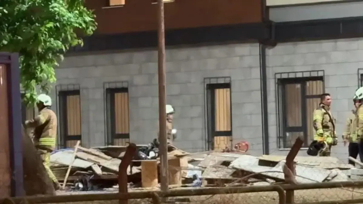 Bayrampaşa’da trafoda yangın çıktı, tramvay seferleri aksadı