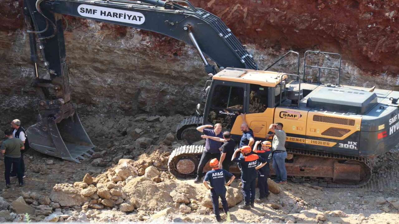 İnşaat kazısında göçük: Kepçe operatörü hayatını kaybetti