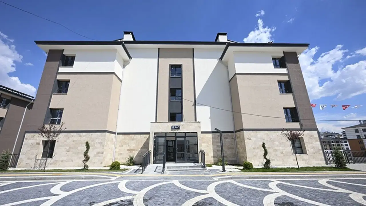 TOKİ’nin 20 bin konutluk ‘açık satış’ kampanyası başlıyor: Bakan Kurum ayrıntıları paylaştı