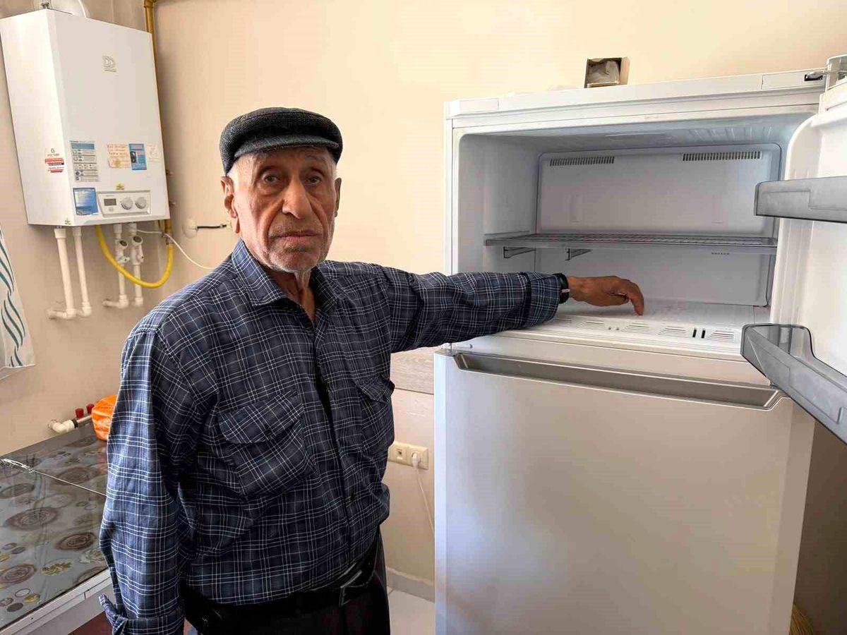 Sahte polisler yaşlı adamın önce elini öptüler sonra buzluktaki 351 bin TL'lik altınları götürdü