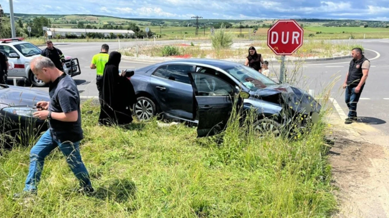 Lüleburgaz’da iki otomobil çarpıştı: 6 yaralı