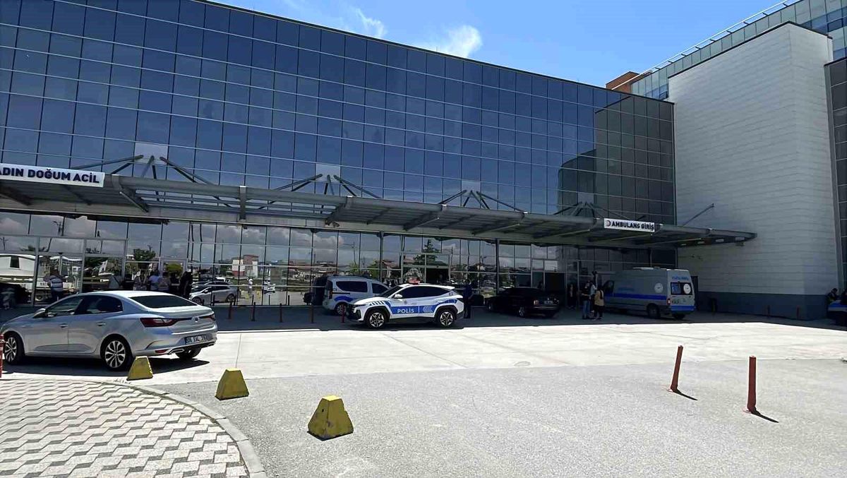 Boşanma aşamasındaki eşini vurup intihar etti