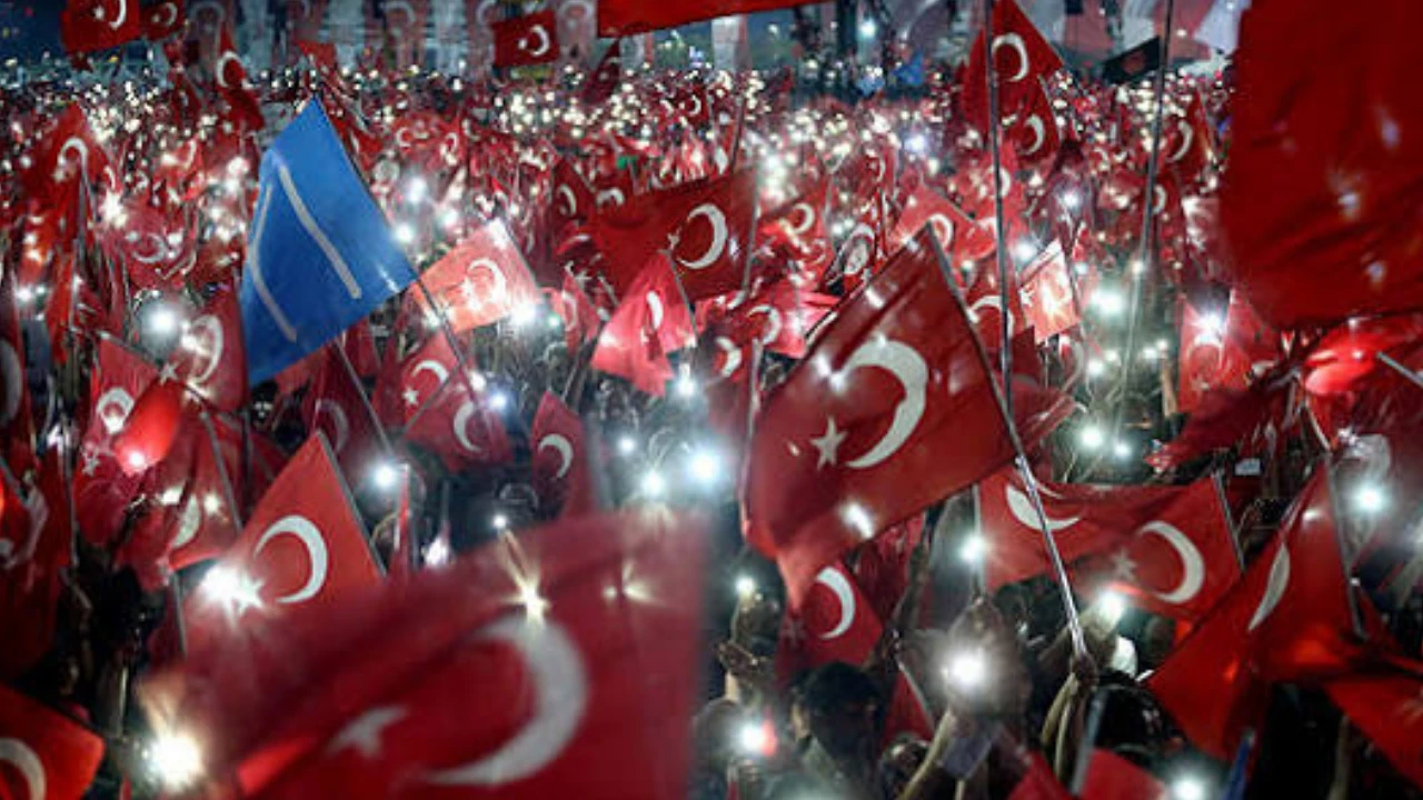 15 Temmuz resmi tatil mi?