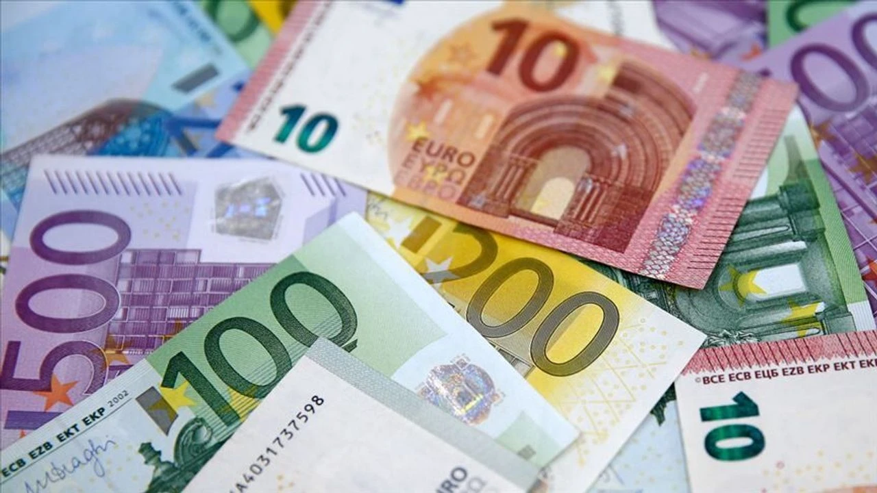 Bir ulusal para birimi daha ''Euro''ya mı geçiyor? Hangi ülke düğmeye bastı?