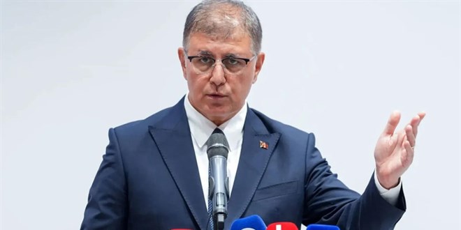 İzmir Büyükşehir Belediye Başkanı Cemil Tugay CHP'den istifa etti