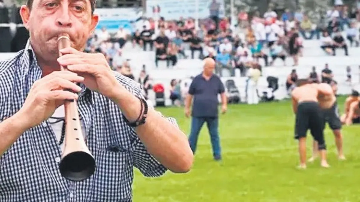 Yunanistan yağlı güreşi sahiplendi: Selanik'te Kırkpınar taklidi