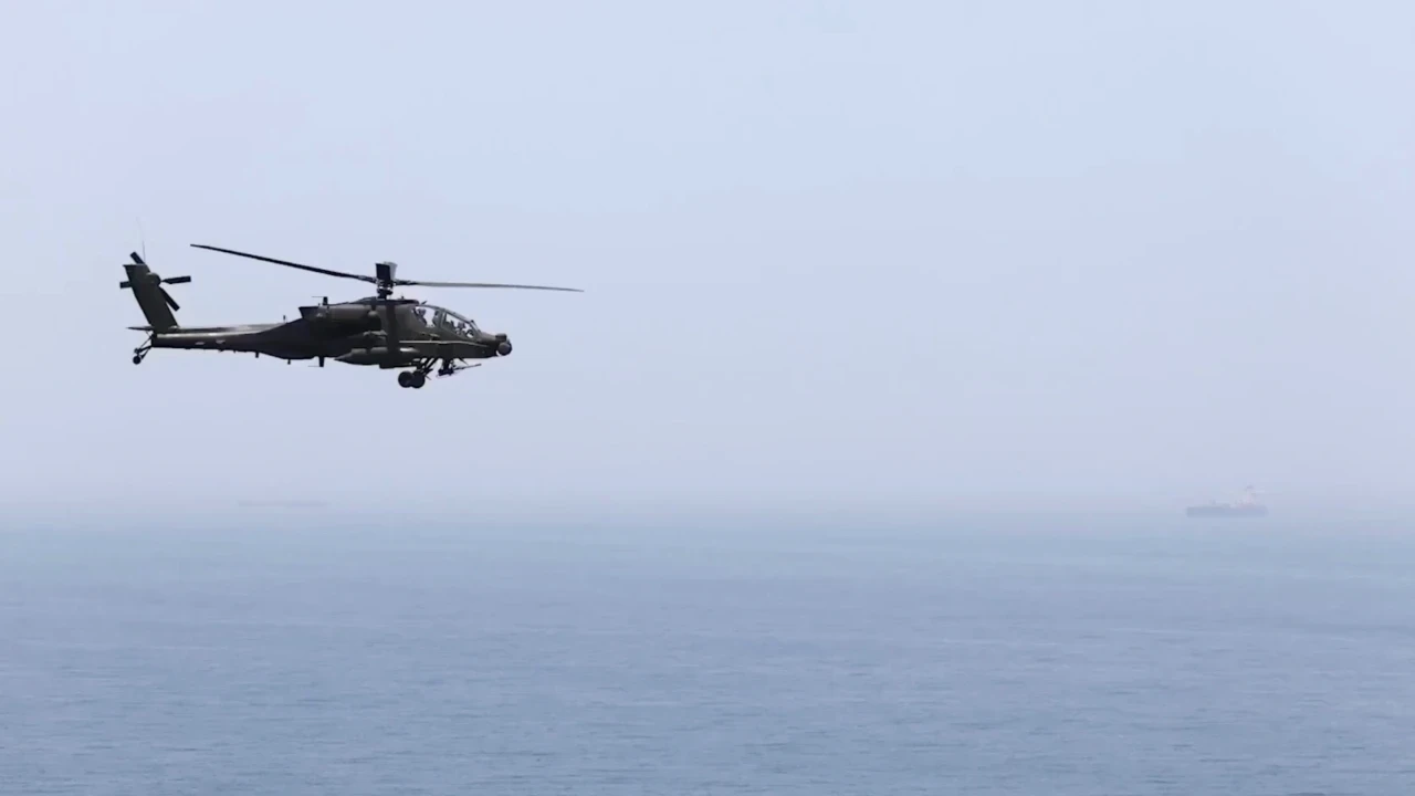 ABD'ye ait helikopter Hürmüz Boğazı'nda düştü