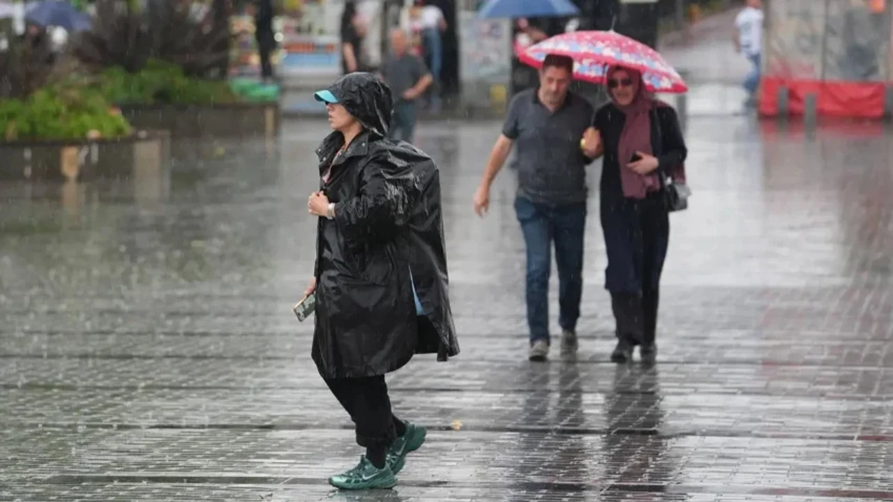 AKOM'dan İstanbul için sağanak uyarısı!