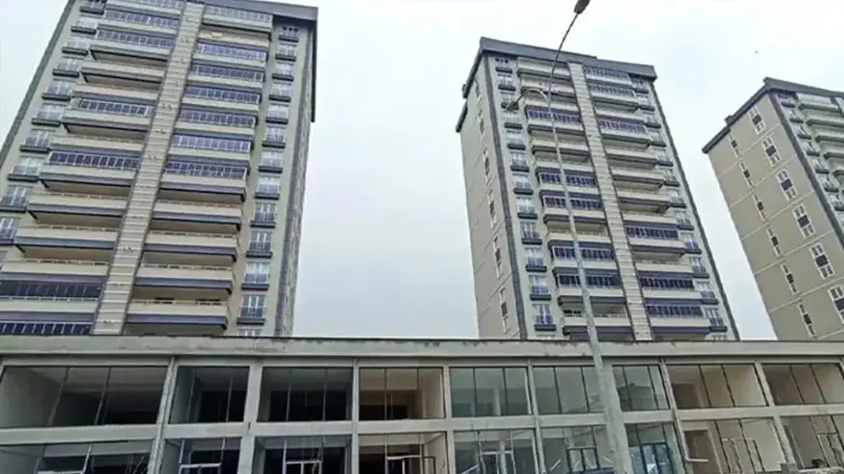 Onlarca kişi depremde ölmüştü! Bad-ı Saba Konutları’na ilişkin 2 kamu görevlisi hakkında dava açıldı