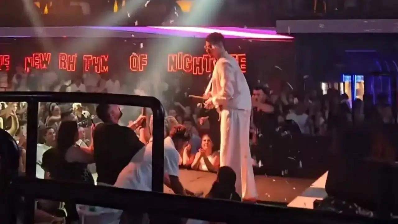Konserde ortalık karıştı! Kerimcan Durmaz özür dileyip yaşananları açıkladı