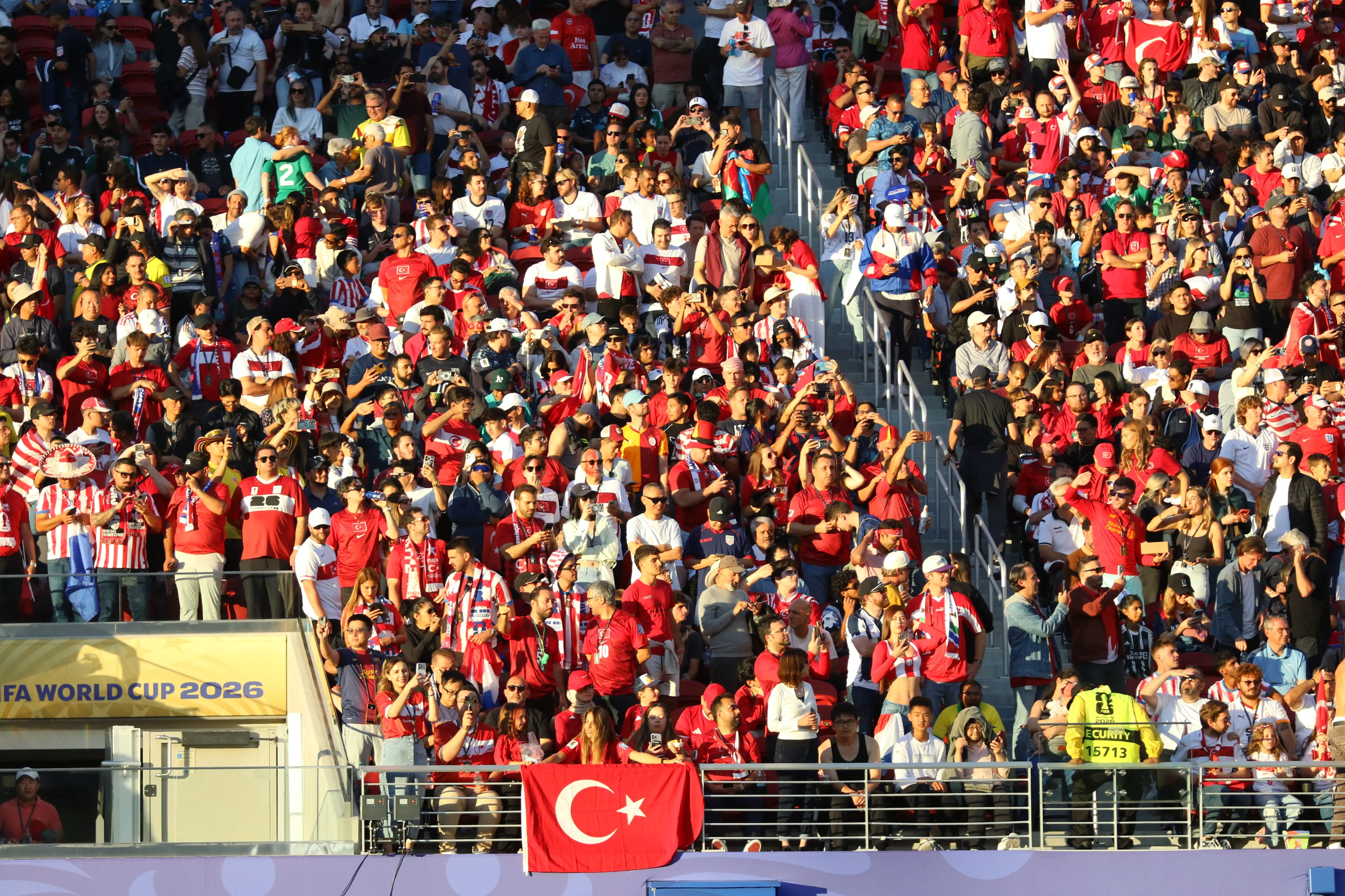 Türkiye-Paraguay maçını 68 bin 827 taraftar takip etti