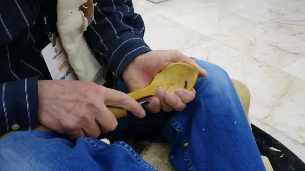 Bilecik'te 55 yıldır üretiyor! Bir kütükten sadece iki tane çıkıyor: Tam 13 kez elden geçiyor, herkes bunun peşinde