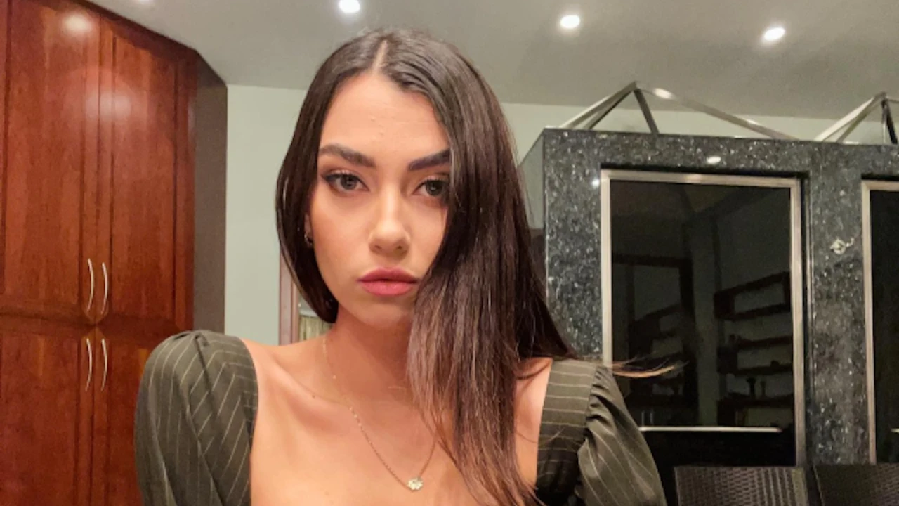 Aleyna Solaker'e romantik teklif! Ünlü oyuncudan ilk kareler geldi