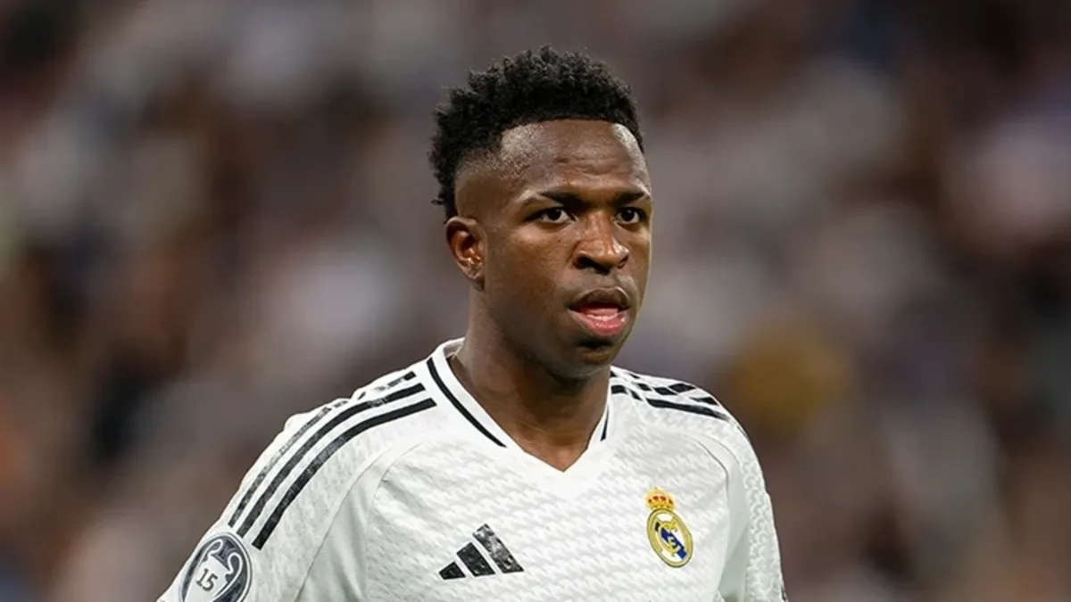 Real Madrid’in yıldızı estetik operasyonla yüzünü değiştirdi!