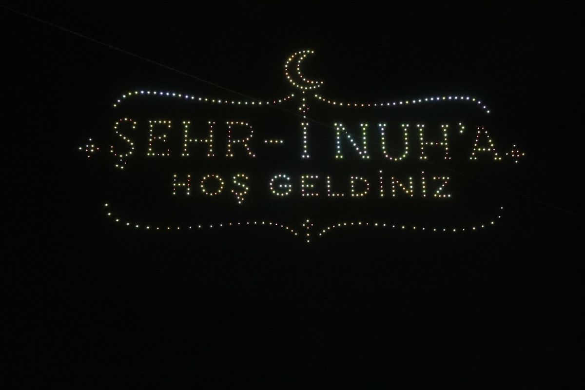 Şırnak'ta 500 dronla Hz. Nuh anma gösterisi
