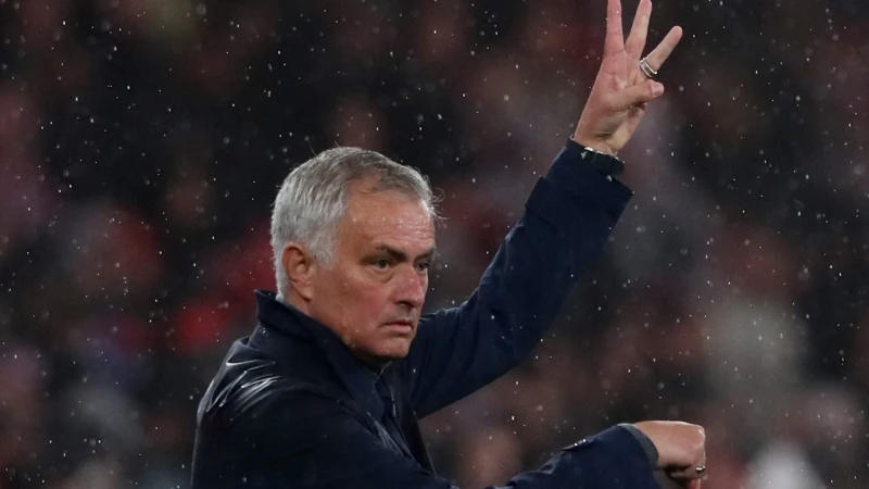 Mourinho'dan teknik ekibe sürpriz karar: Eski oyuncusunu yanına aldı