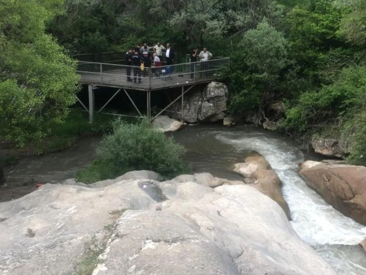 Çorum'da gölete giren genç hayatını kaybetti