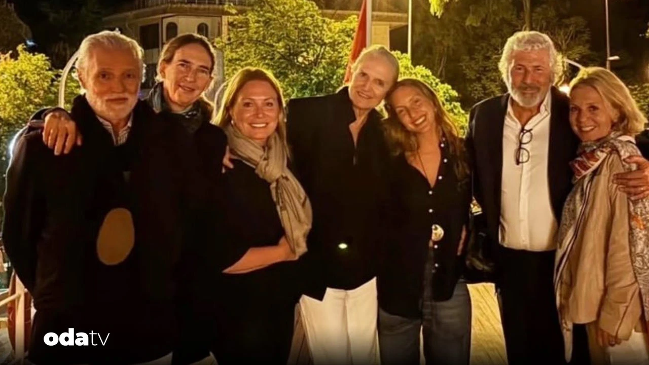 Caroline Koç'tan 'Seferi' daveti: Dostlarını Boğaz'da ağırladı