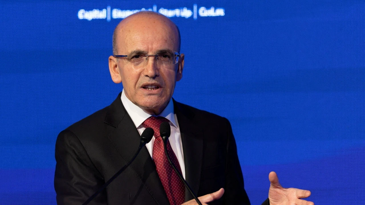 Şimşek: Dezenflasyon gecikmeyle devam edecek, rezervlerde endişeye mahal yok