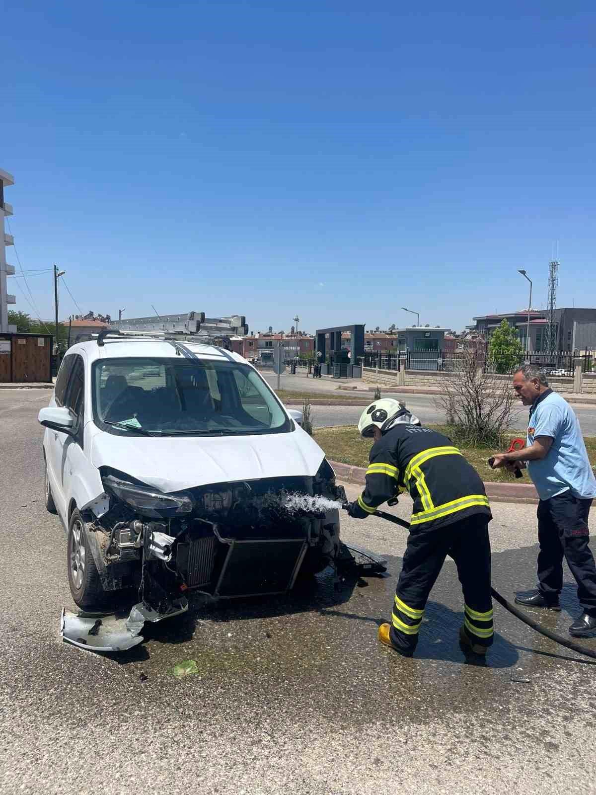 Siirt'te otomobiller çarpıştı