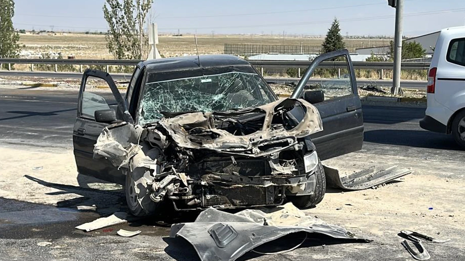 Aksaray’da otomobil vince arkadan çarptı: Çok sayıda yaralı var