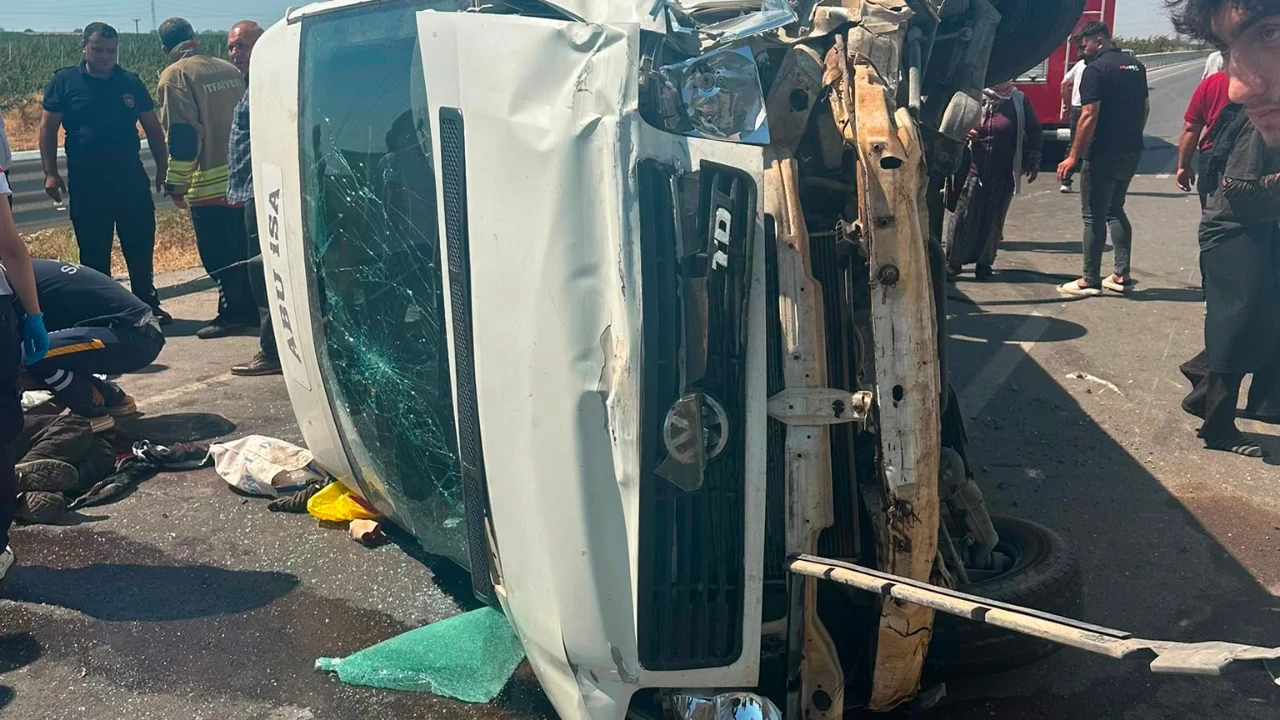 Tarım işçilerini taşıyan minibüs devrildi: 1 ölü 4 yaralı