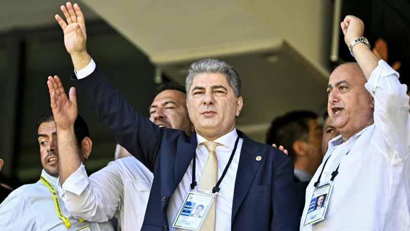 Fenerbahçe'de başkan adayı Hakan Safi duyurdu: "Hakan Çalhanoğlu transferini açıkladık"