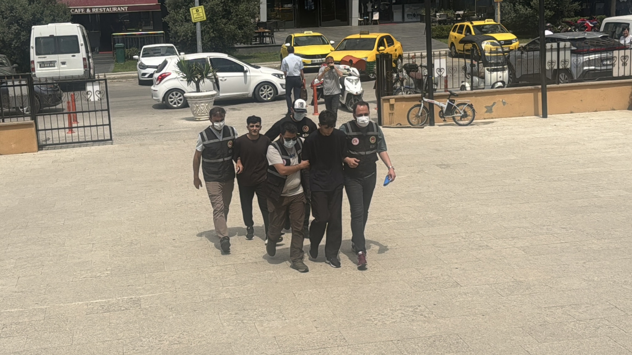 İstanbul'daki cinayetin firari 2 zanlısı Kapıkule'de yakalandı