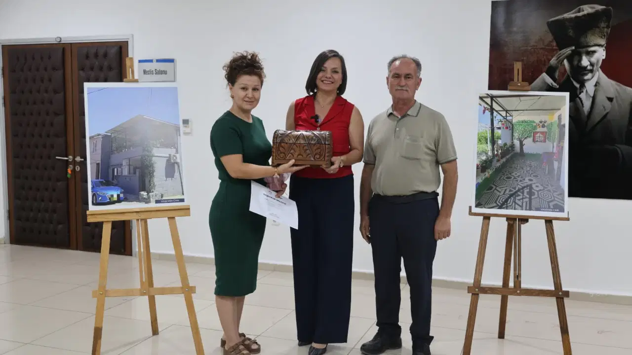Karabağlar'ı güzelleştiren balkonlar ödüllendirildi