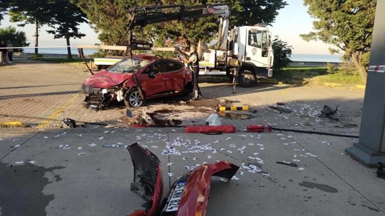 Kartal’da takla atan otomobil otoparka savruldu: 1 yaralı