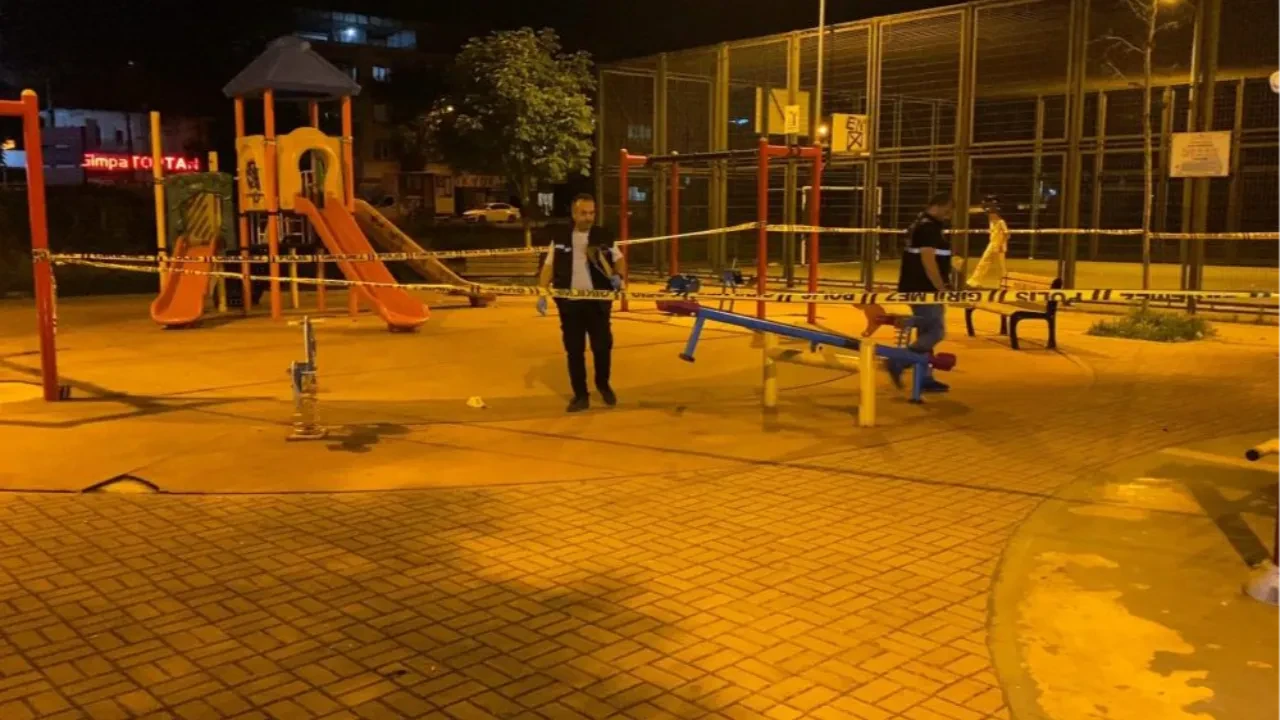 Bursa'da çocuk parkında korku dolu gece: 18 yaşındaki saldırgan pompalı tüfekle dehşet saçtı, 10 yaralı!