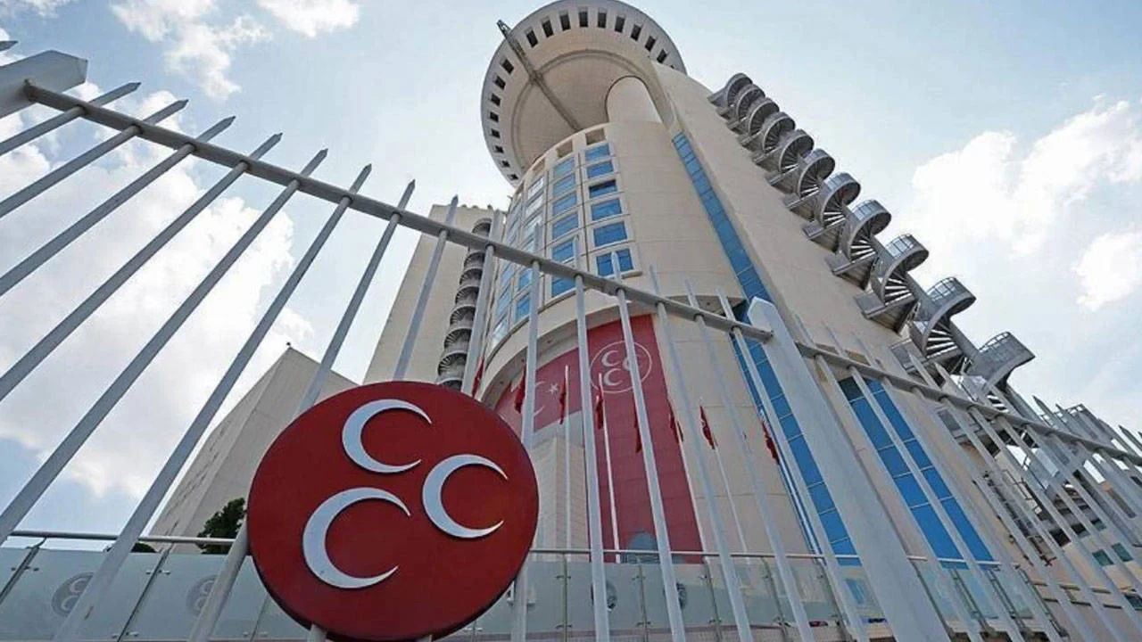 Semih Yalçın duyurdu! MHP'de bir teşkilat daha feshedildi