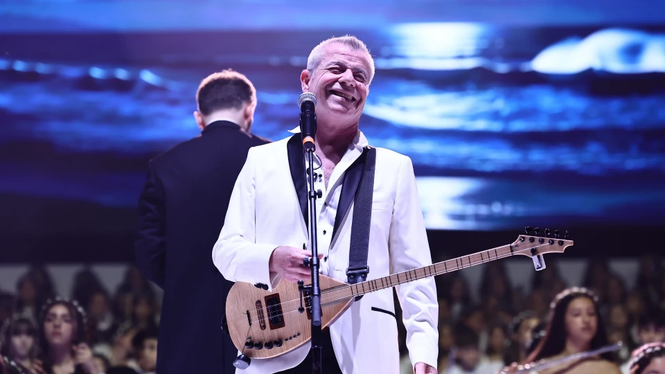 800 kişilik Bilfen Filarmoni Orkestrası, Levent Yüksel ile konser verdi