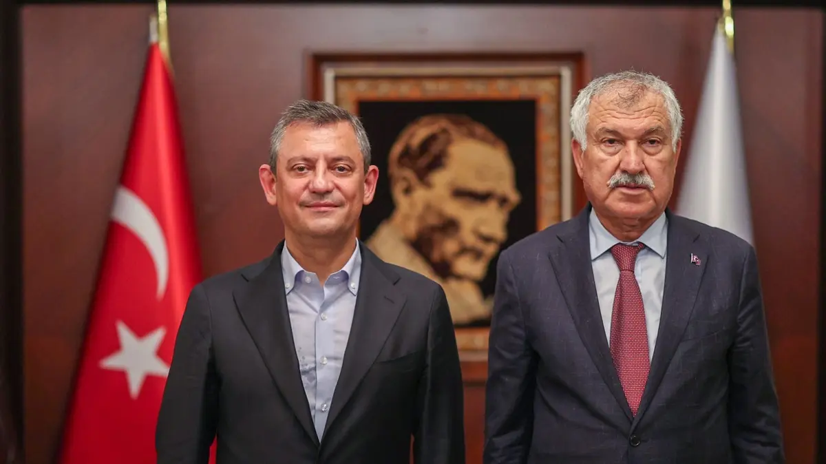 CHP'de ayrışma! Karalar'dan Özel: İşim isimlerle değil CHP'yle
